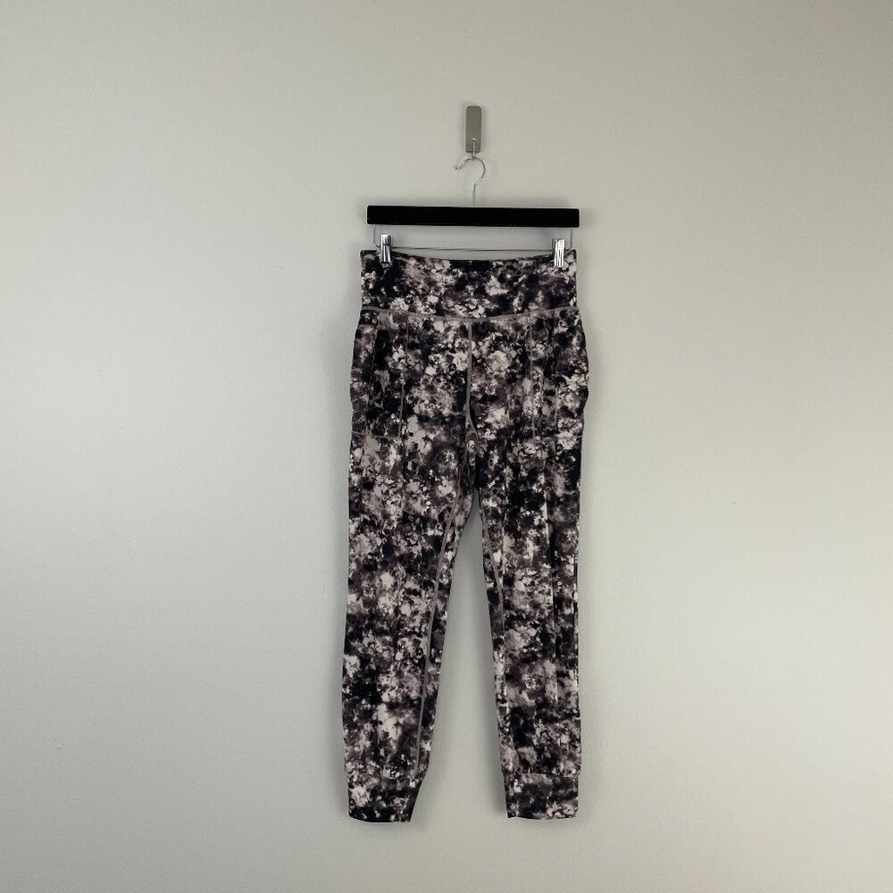 Athleta High Rise Salutation Printed Joggers in Floral Tie Dye Size Medium